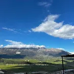 Himalayas Gjirokastër