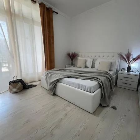 Himalayas 4* Gjirokastër