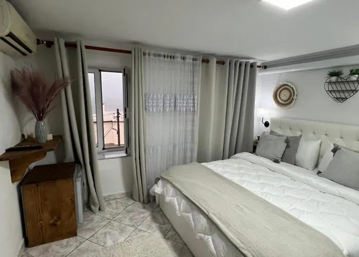 Himalayas Gasthof Gjirokastër