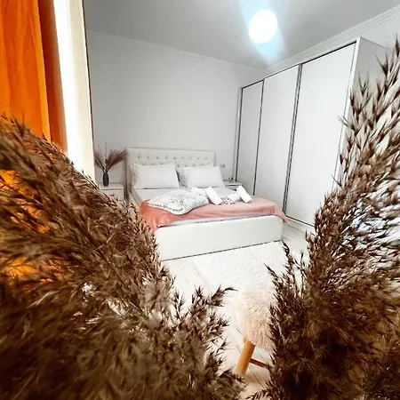 Himalayas Gjirokastra