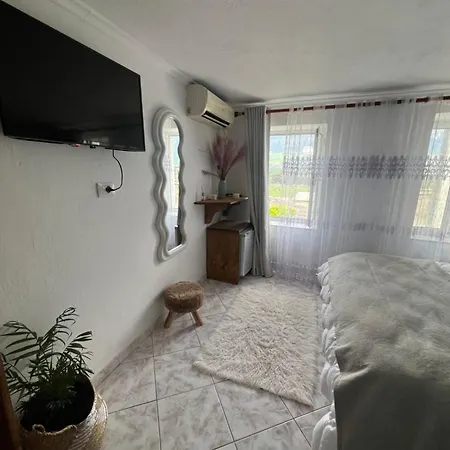 Himalayas Pensjonat Gjirokastra